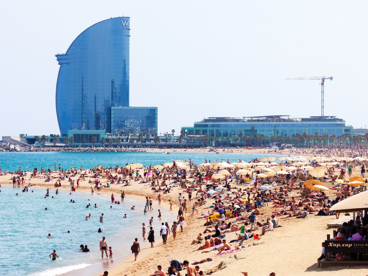 Smoking ban “the only measure that can give the population more years of life” according to Spain’s health minister
